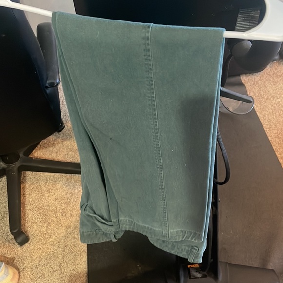 Like new green Abercrombie and Fitch chino pants - Picture 2 of 4